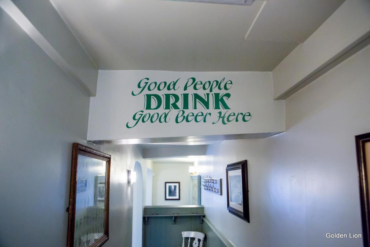 The Golden Lion Inn Бриджнорт Екстериор снимка